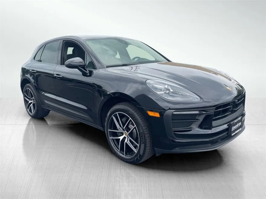 2024 Porsche Macan Base photo 1