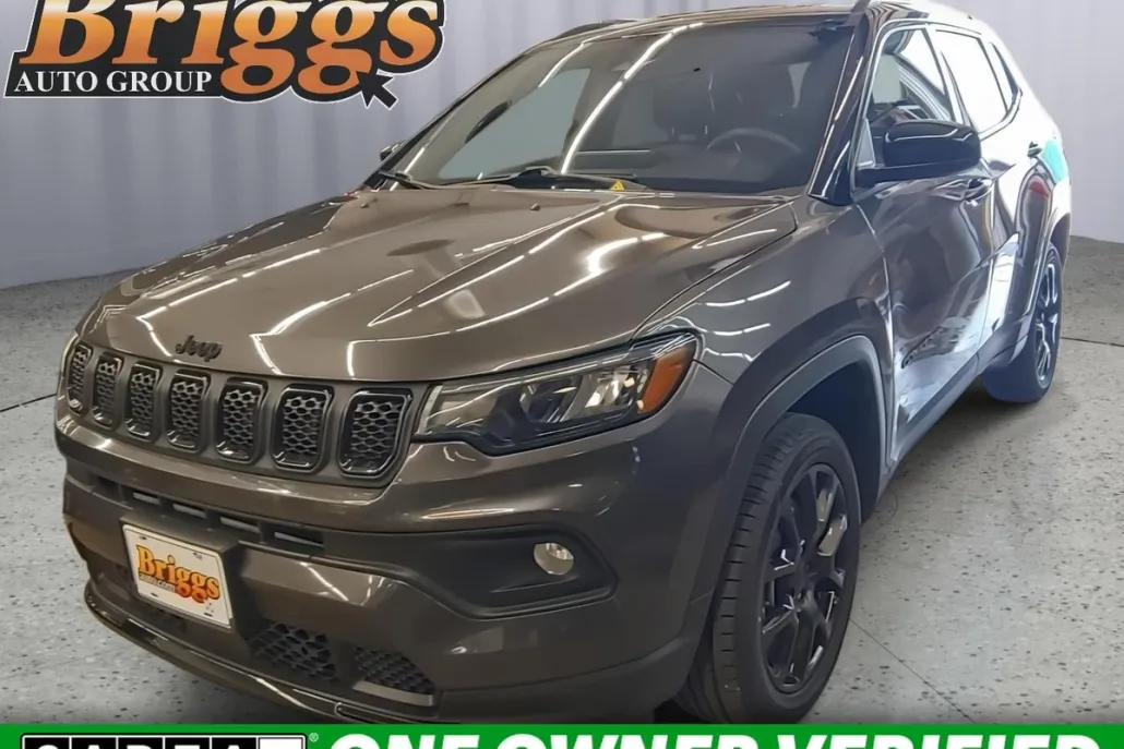 2023 Jeep Compass Altitude photo 1
