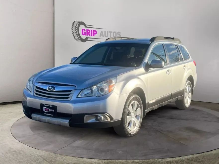 2012 Subaru Outback 3.6R Limited photo 1