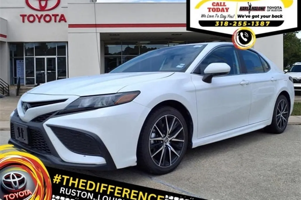 2024 Toyota Camry SE photo 1