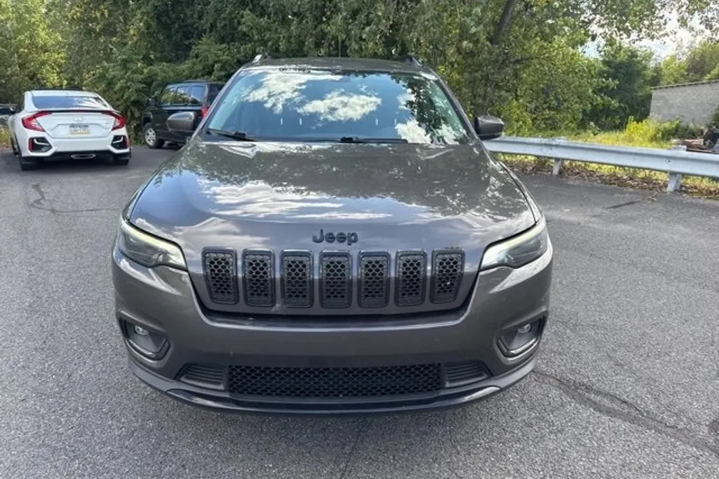 2020 Jeep Cherokee Altitude photo 1