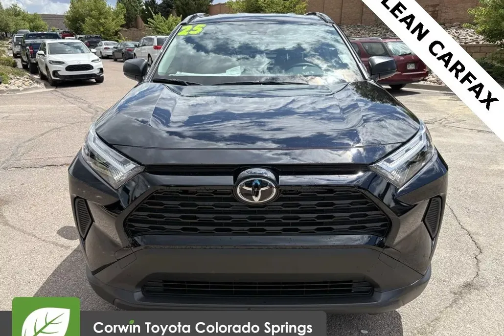 2025 Toyota RAV4 Hybrid LE photo 1