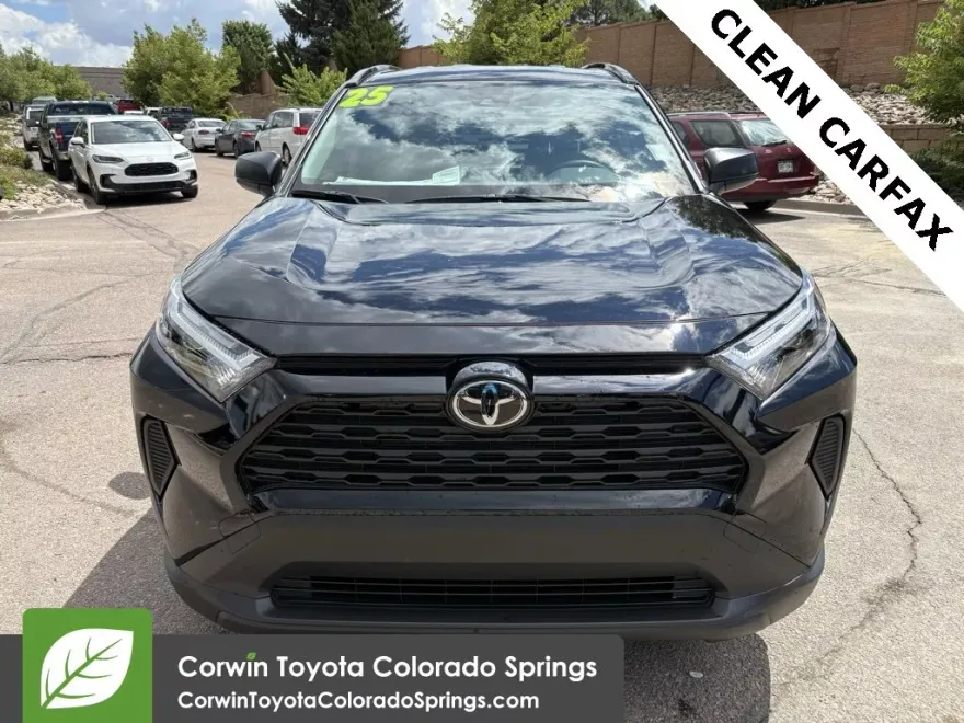 2025 Toyota RAV4 Hybrid LE photo 1