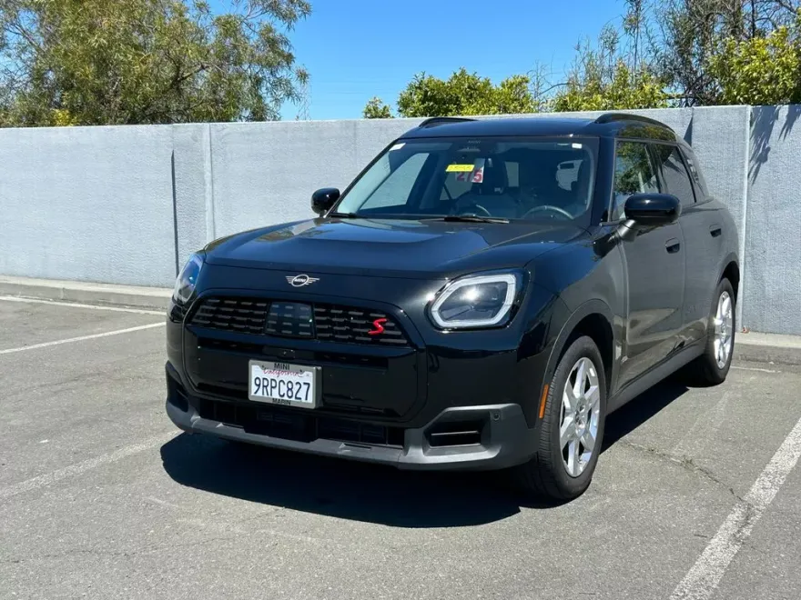 2025 Mini Countryman S Iconic photo 1