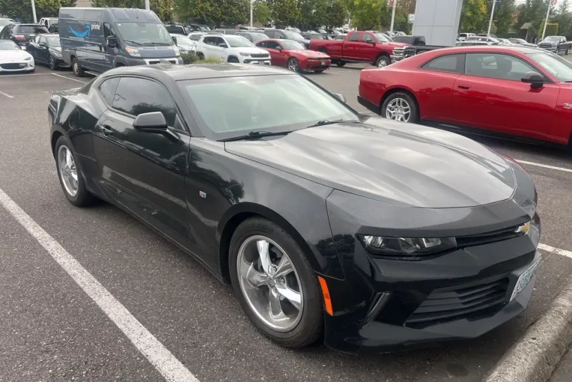 2016 Chevrolet Camaro 1LT photo 1
