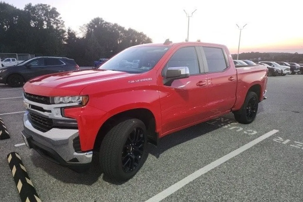 2021 Chevrolet Silverado 1500 LT photo 1