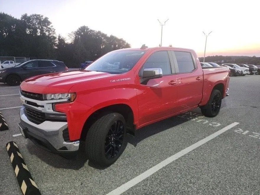 2021 Chevrolet Silverado 1500 LT photo 1