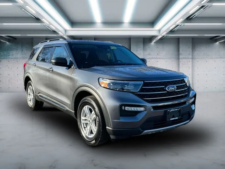2022 Ford Explorer XLT photo 1