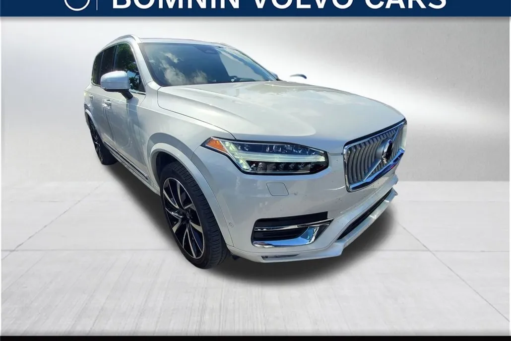 2023 Volvo XC90 AWD Plus photo 1