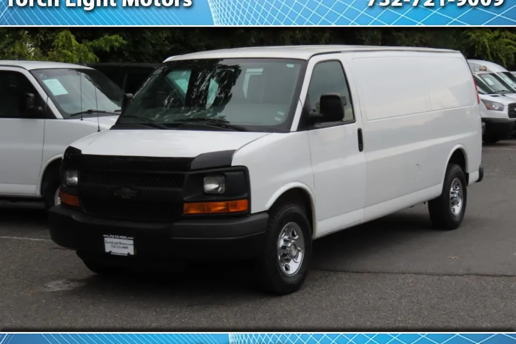 2016 Chevrolet Express 3500 Cargo photo 1