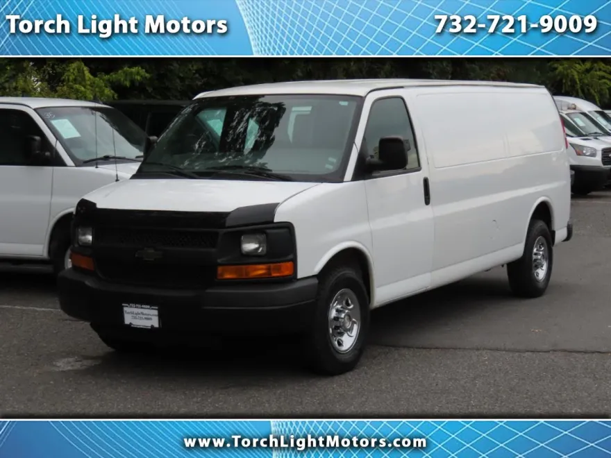 2016 Chevrolet Express 3500 Cargo photo 1