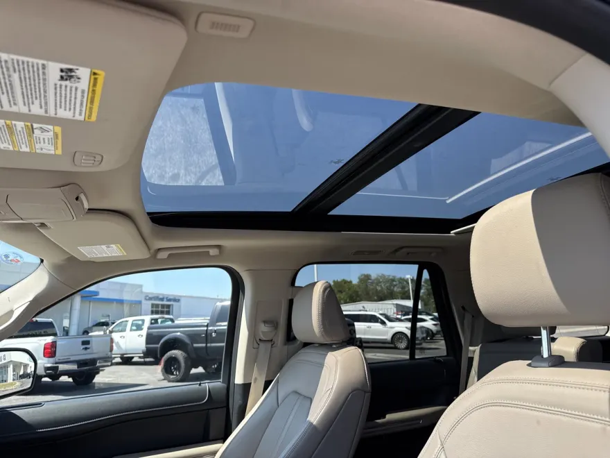 2024 Ford Expedition Limited photo 1