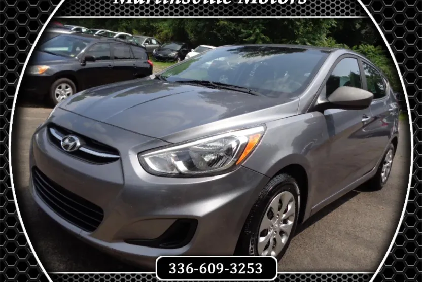 2017 Hyundai Accent SE photo 1