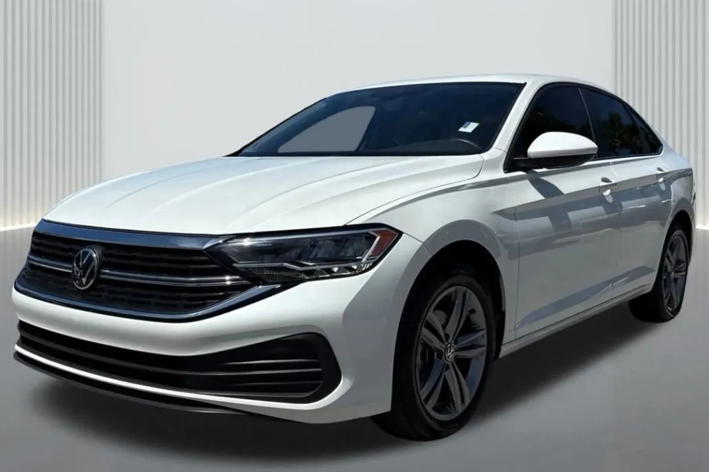 2023 Volkswagen Jetta SE photo 1