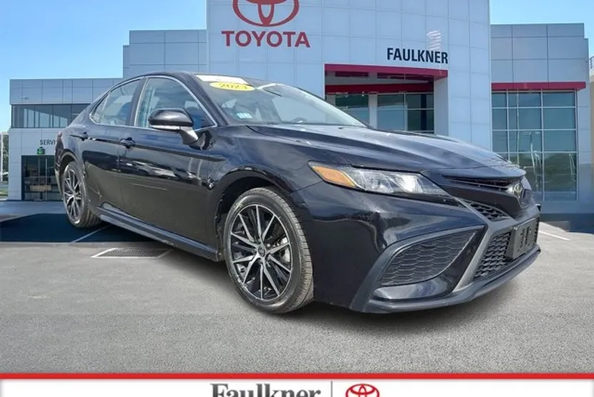 2023 Toyota Camry SE photo 1