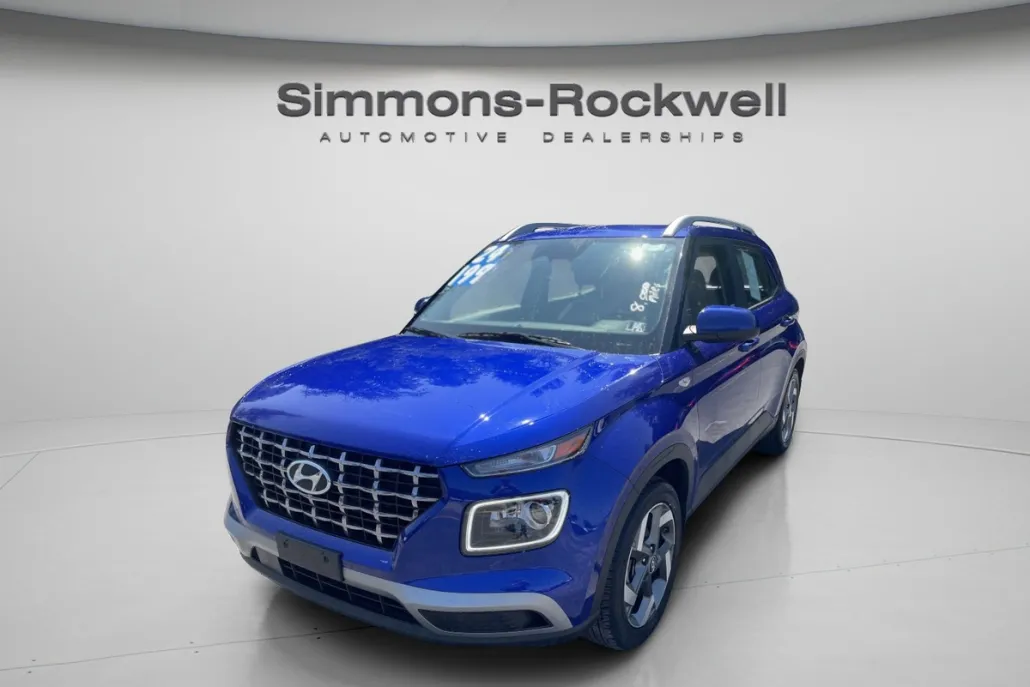 2024 Hyundai Venue Limited photo 1