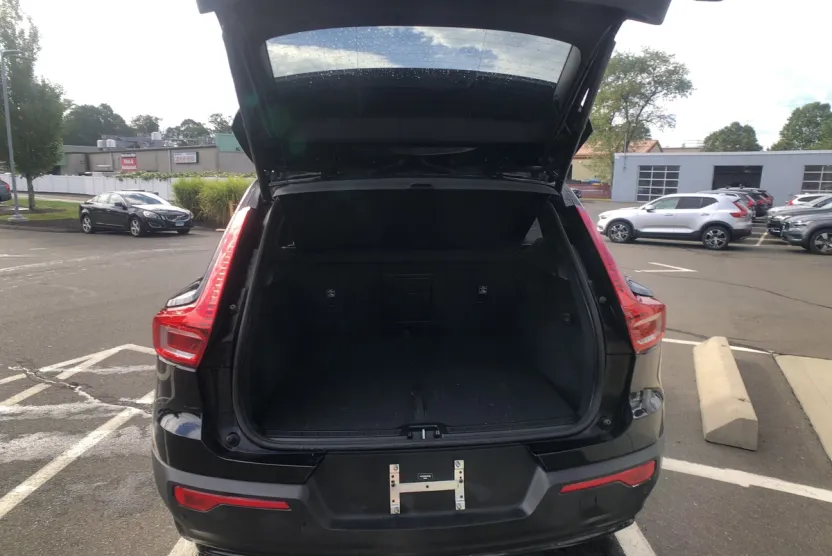 2023 Volvo XC40 Recharge Plus photo 1