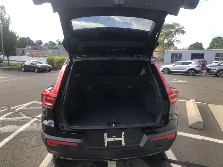 2023 Volvo XC40 Recharge Plus photo 1
