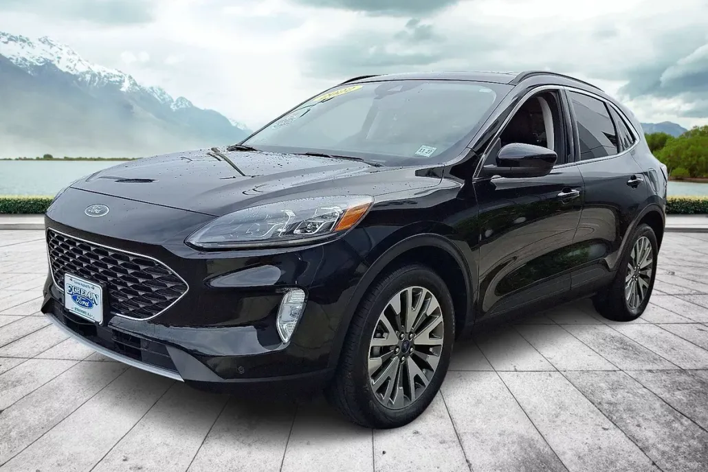2022 Ford Escape Titanium Hybrid photo 1