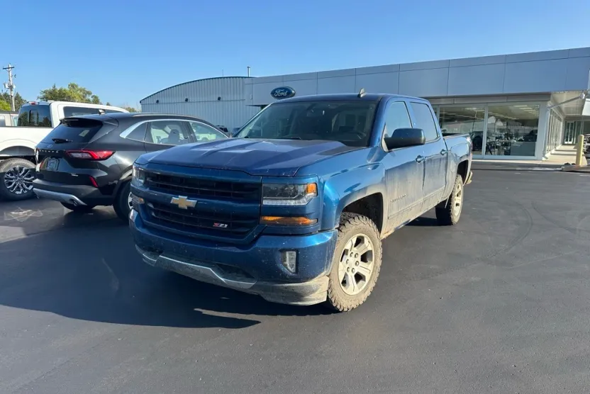 2016 Chevrolet Silverado 1500 LT photo 1