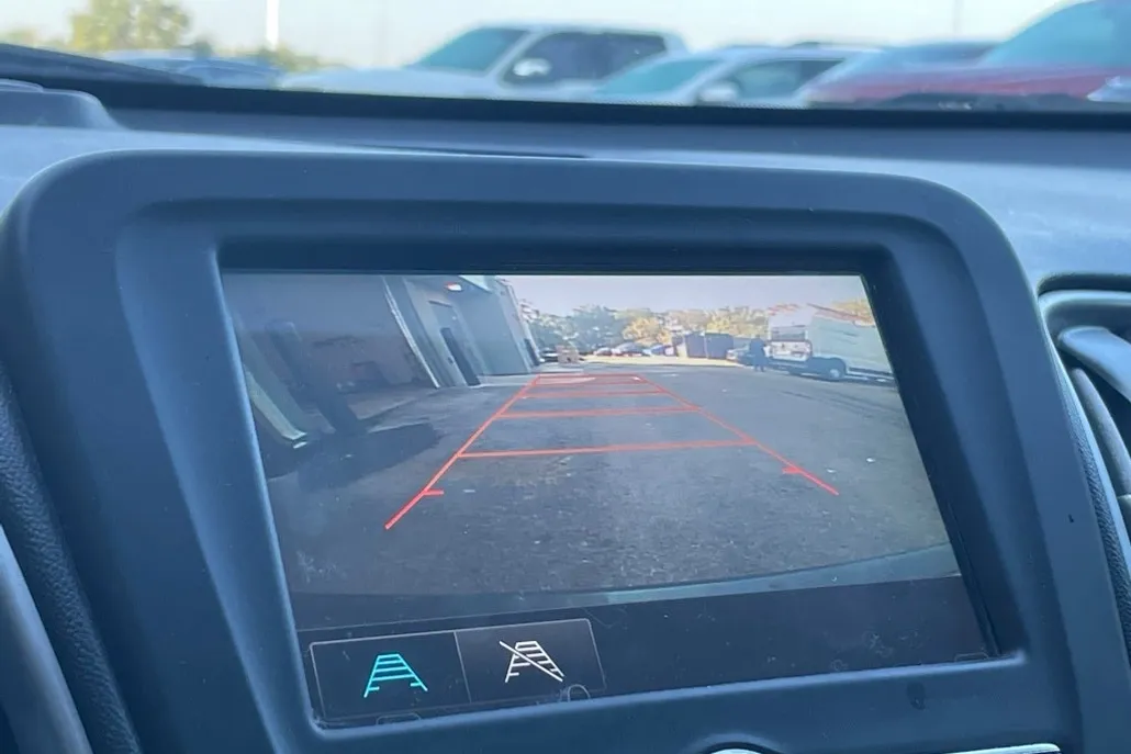 2017 Chevrolet Malibu photo 1