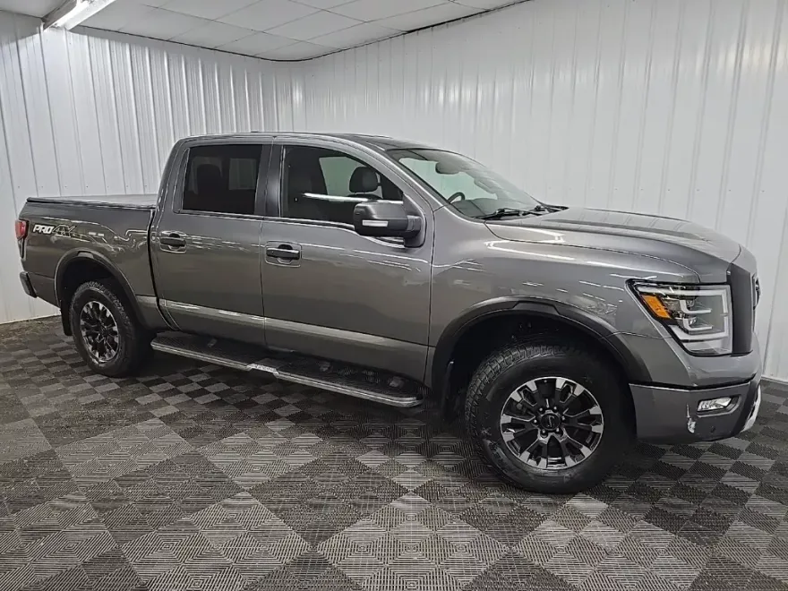 2022 Nissan Titan PRO-4X photo 1