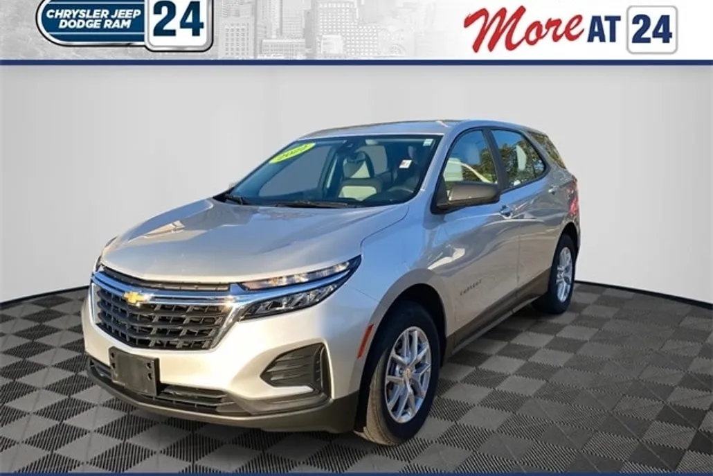 2022 Chevrolet Equinox LS photo 1