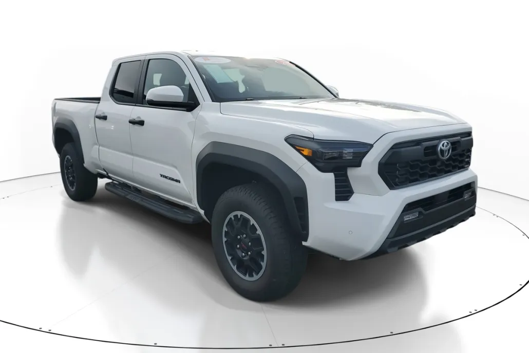 2024 Toyota Tacoma 4x4 TRD photo 1