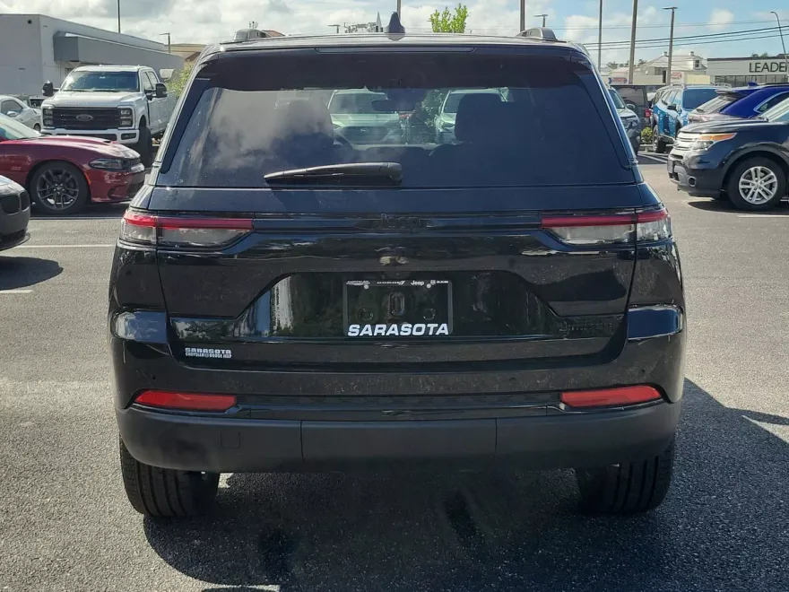 2025 Jeep Grand Cherokee Limited photo 1