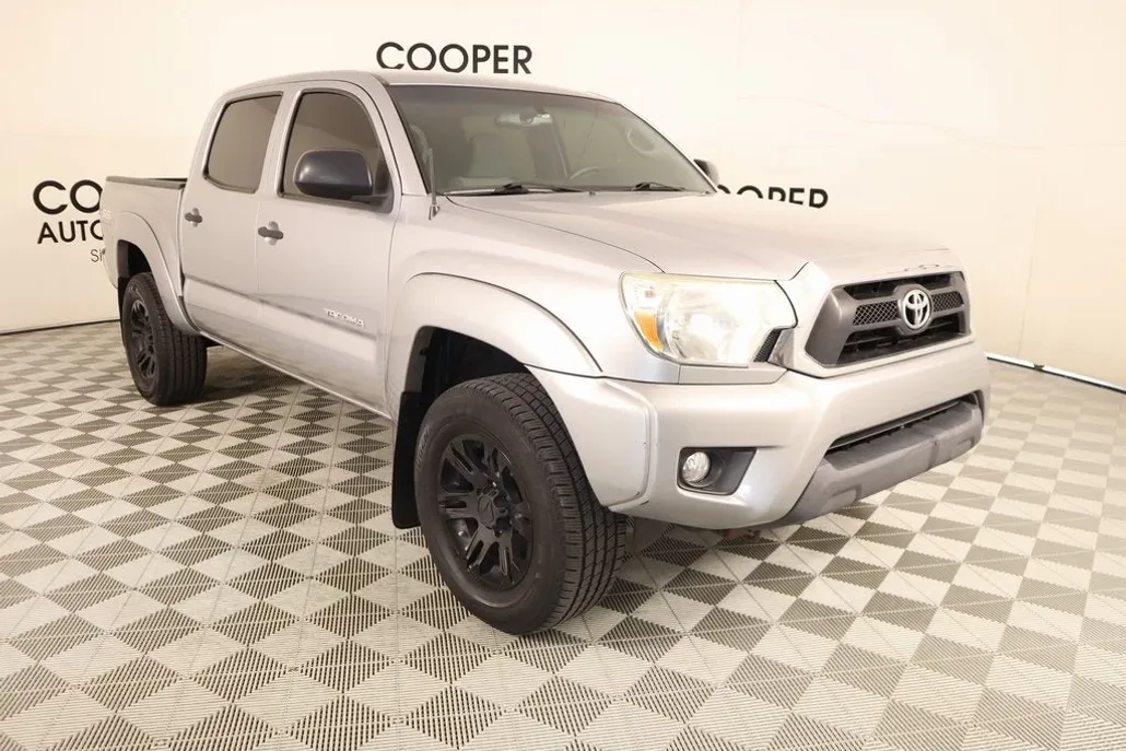 2015 Toyota Tacoma PreRunner V6 photo 1