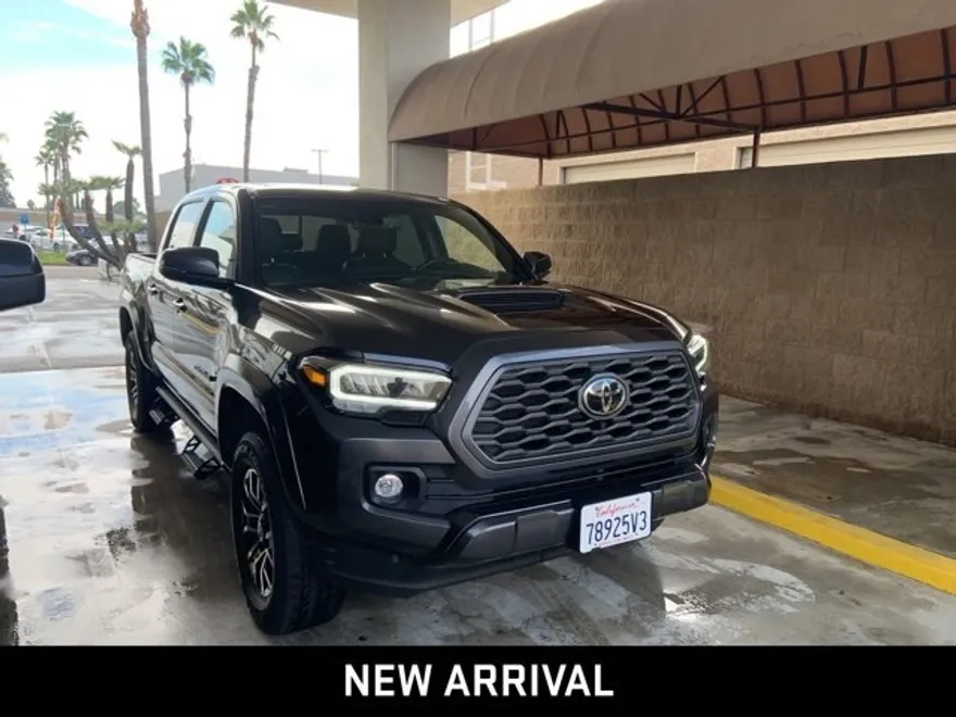 2023 Toyota Tacoma TRD photo 1