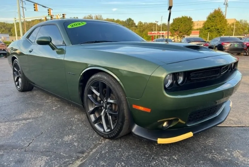 2021 Dodge Challenger R/T photo 1