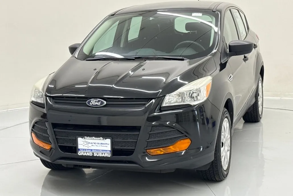 2013 Ford Escape S photo 1