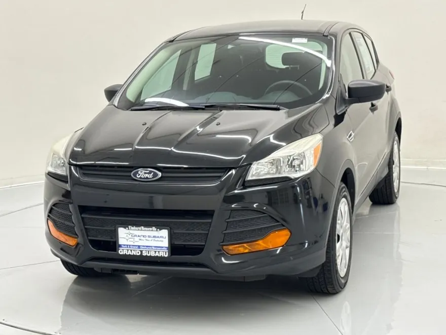 2013 Ford Escape S photo 1