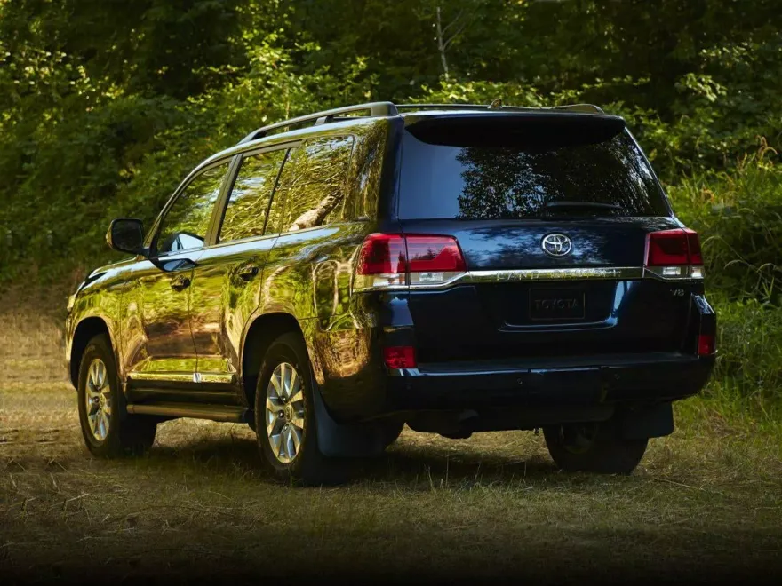 2017 Toyota Land Cruiser Base photo 1