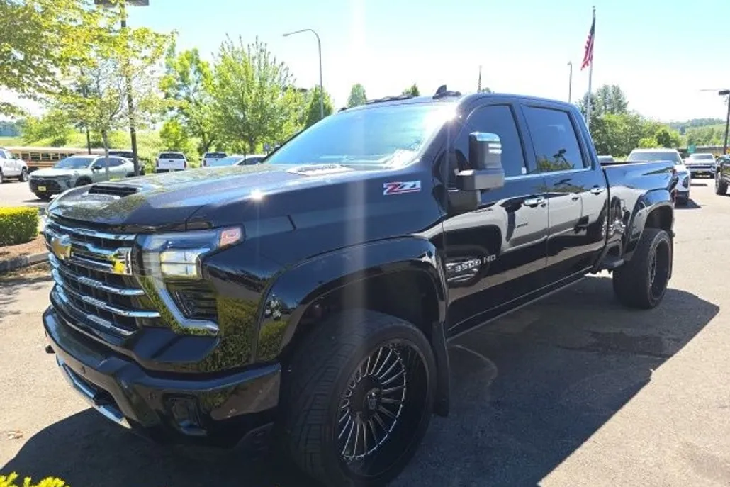 2024 Chevrolet Silverado 3500HD LTZ photo 1