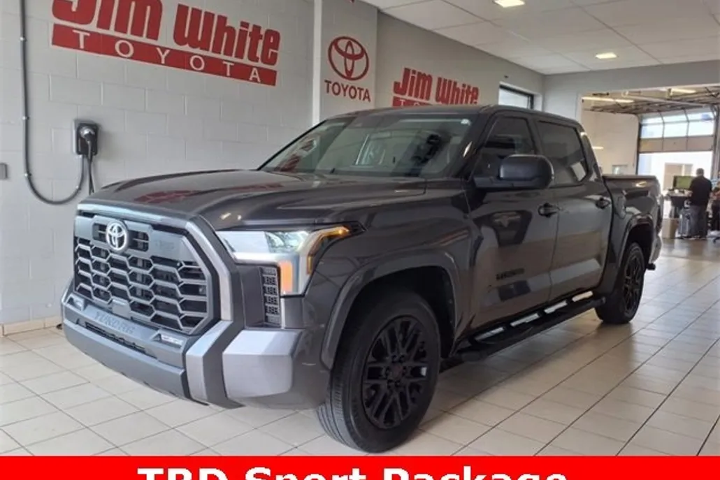2022 Toyota Tundra SR5 photo 1