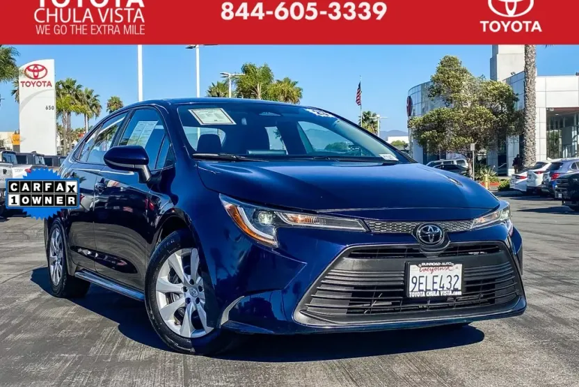 2023 Toyota Corolla LE photo 1