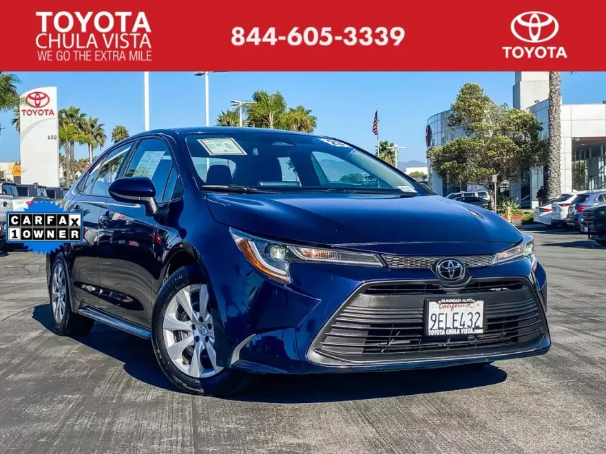 2023 Toyota Corolla LE photo 1