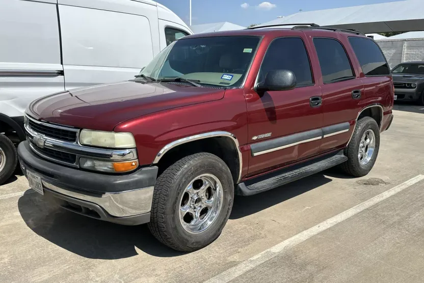 2003 Chevrolet Tahoe LS photo 1