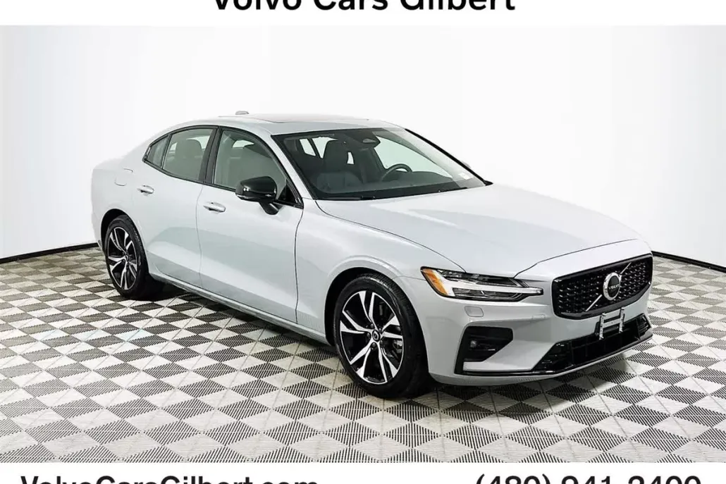 2025 Volvo S60 B5 Core photo 1