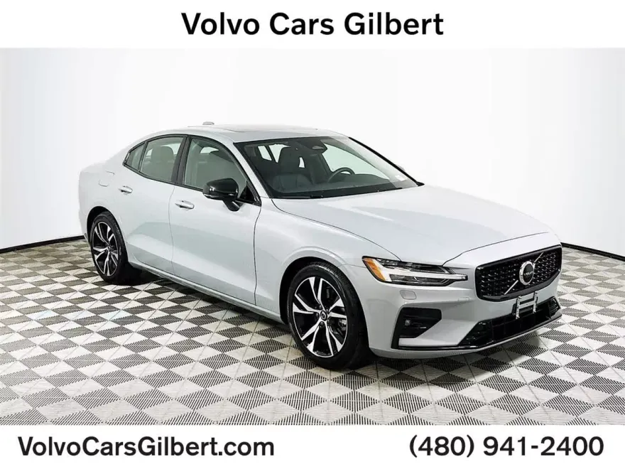 2025 Volvo S60 B5 Core photo 1