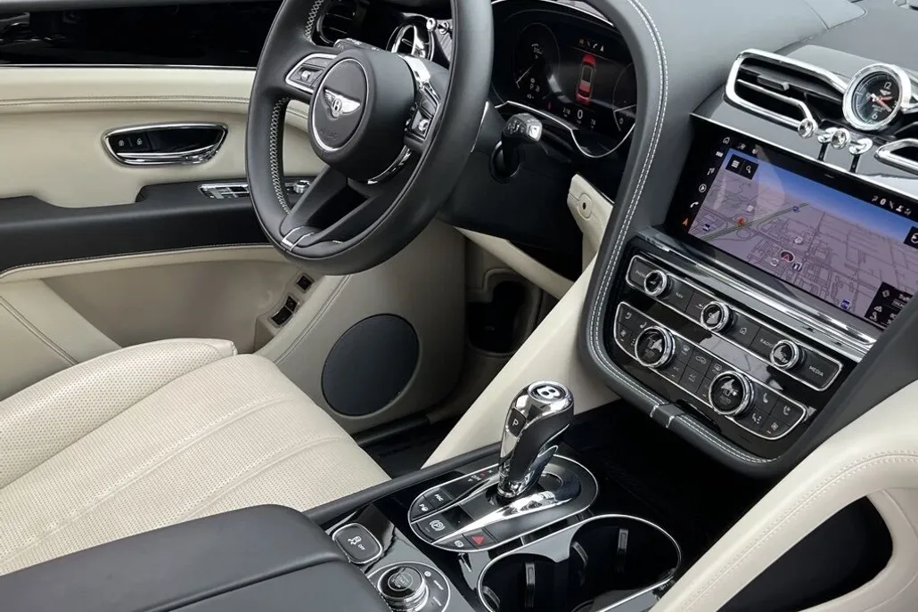 2023 Bentley Bentayga S photo 1