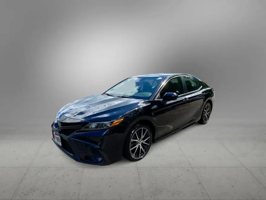 2023 Toyota Camry SE photo 1