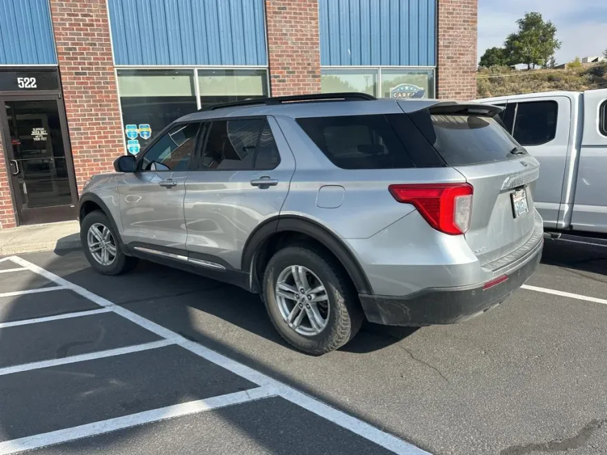 2020 Ford Explorer XLT photo 1