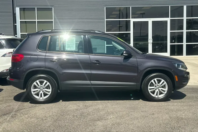 2016 Volkswagen Tiguan Sport photo 1