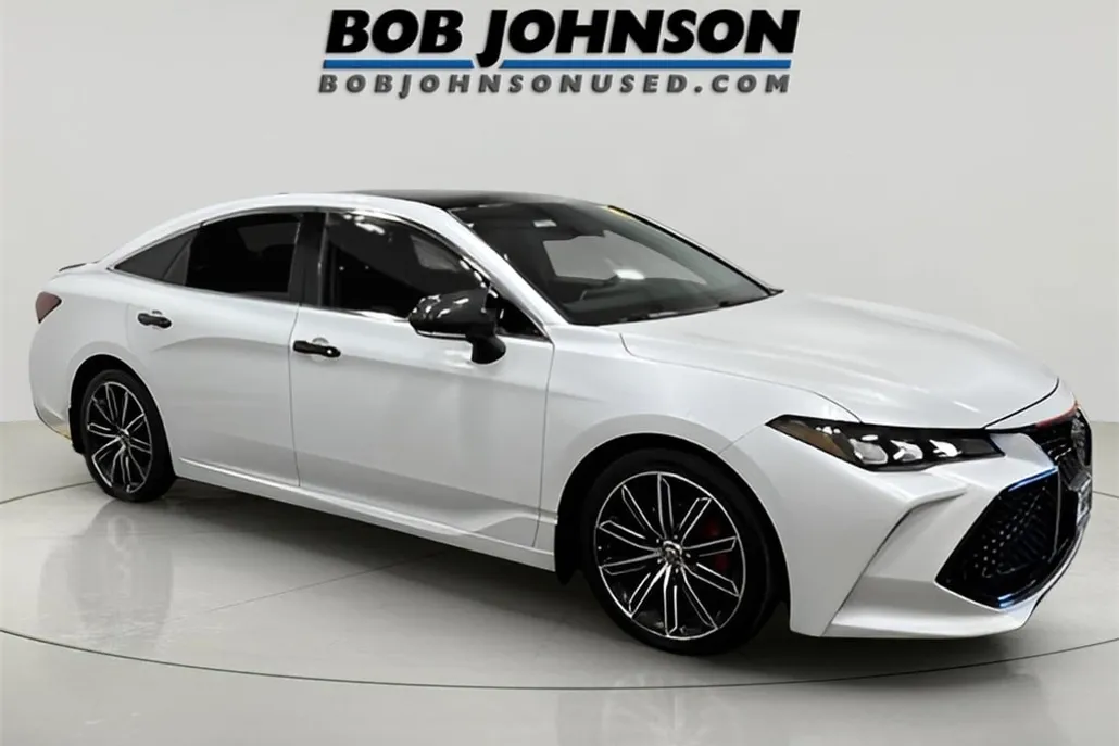 2019 Toyota Avalon XSE photo 1