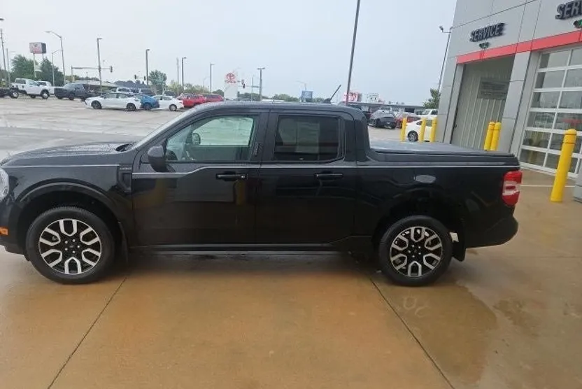 2023 Ford Maverick XLT Lariat photo 1