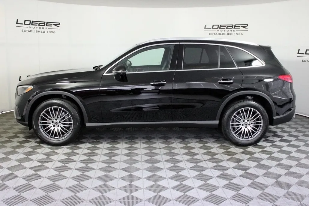 2026 Mercedes Benz GLC 300 4MATIC photo 1