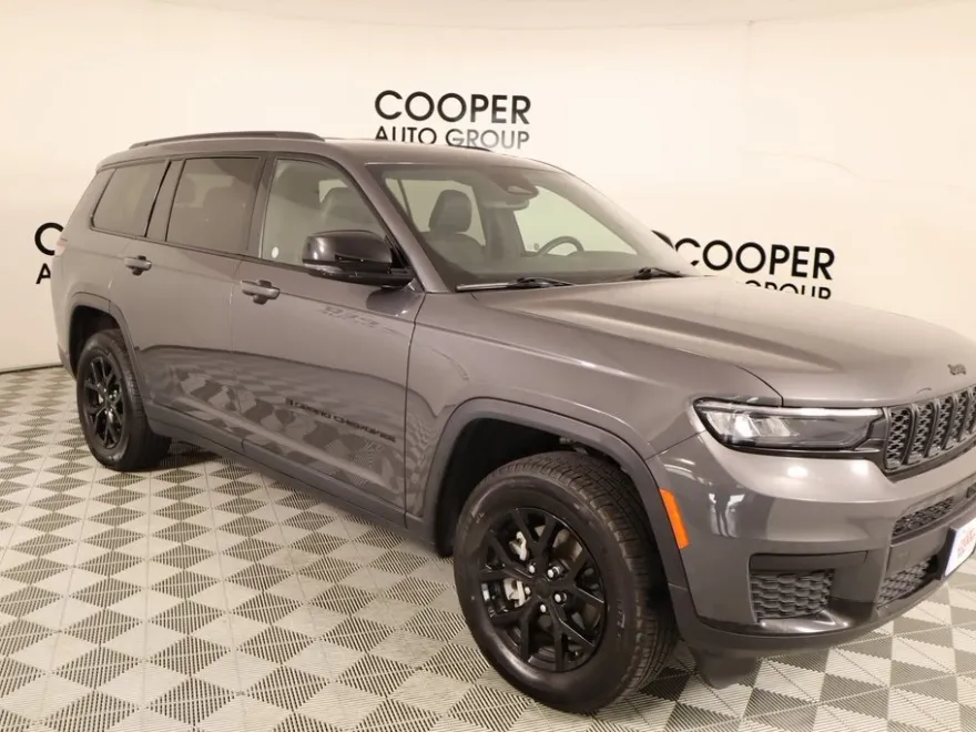 2024 Jeep Grand Cherokee Altitude photo 1